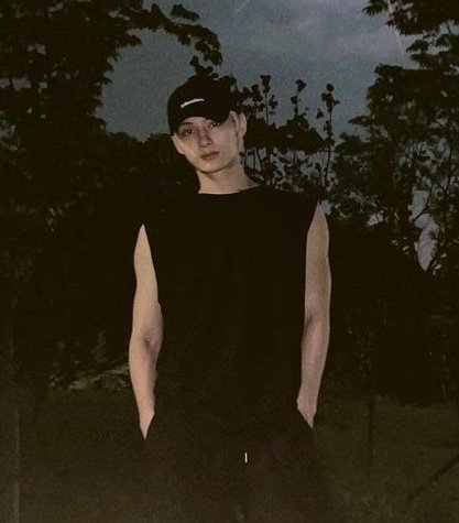 sseungcheol's tweet photo. wen junhui from seventeen https://t.co/NepB0Lpub8