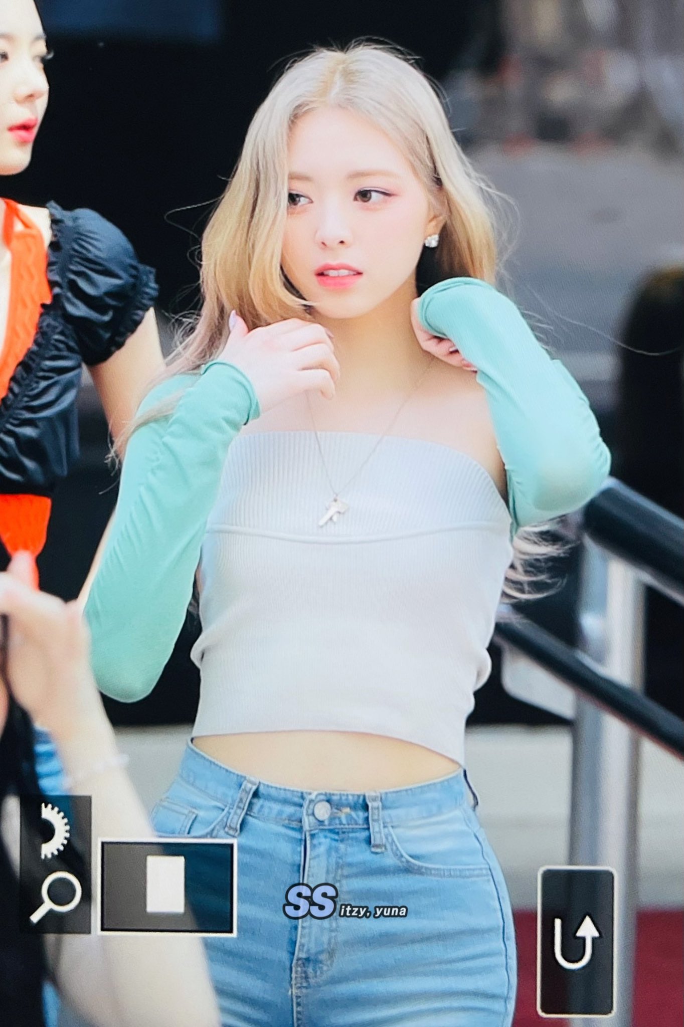 ユナ 220715 ITZY Yuna - Music Bank Commute | kpopping