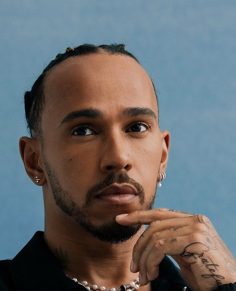 RT @formullana: lewis hamilton’s face card will never ever decline https://t.co/q6seaNmy6Y