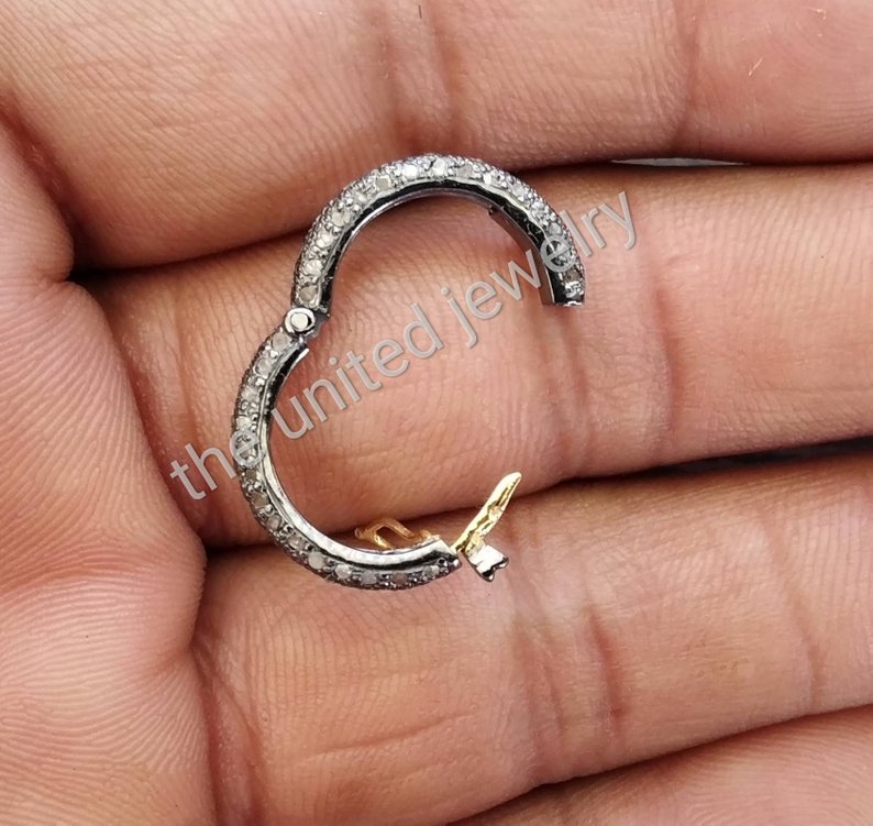 thunitedjewelry's tweet image. 925 Sterling Silver Pave Diamond Sterling Silver Clasp Lock Spacer Finding Jewelry
#925Sterlingsilverjewelry #Pavediamondjewelry #Diamondlock #Roundlock #Findingjewelry #Wholesalevintagejewelry #Finejewelrymaker #goldjewelry #Finejewelrysupplier #goldenhancer #Theunitedjewelry