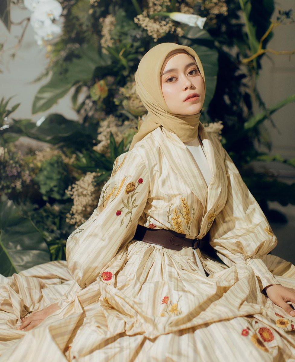 Jangan Lupa Hari ini kita ramaykan tagar #LestiSSH #lestisewindu 🔥🥰🙏