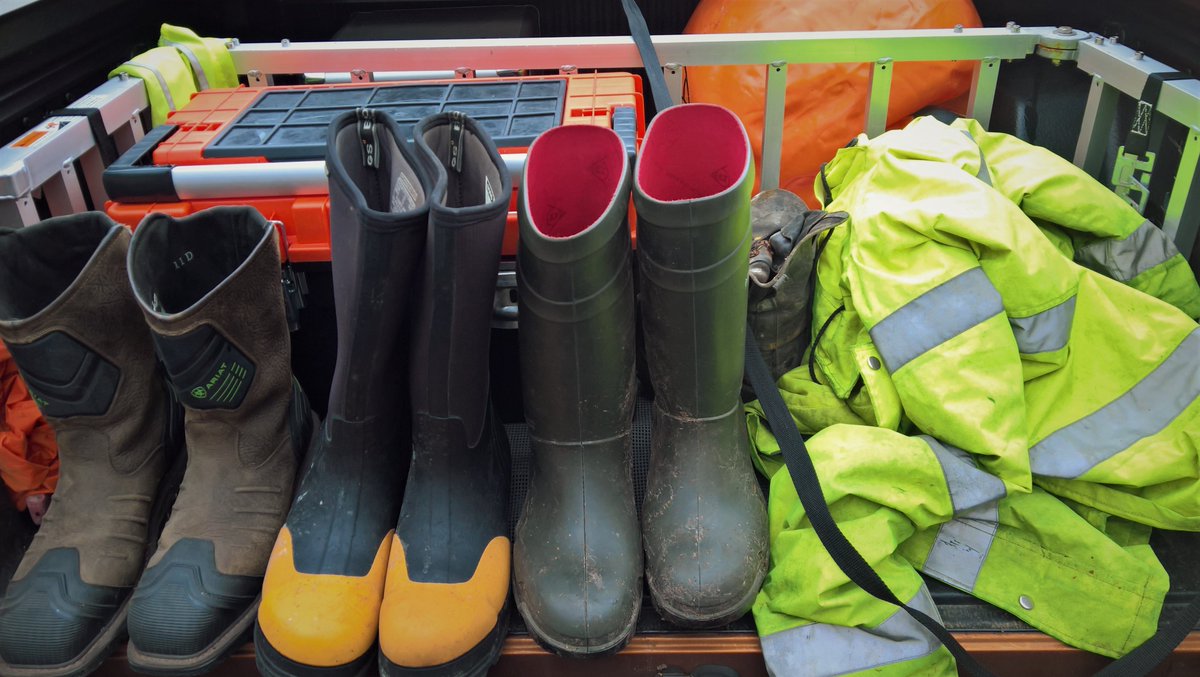 PearRaider's tweet image. I had to #ReadThatAgain... 

On the #FirstGo #InAFlash; I #Misread as "If you don't make time for your wellies..."

#AllWelliesMatter 

🧙⚔️🤖🐺🤖⚔️🧙 | 🥪🥓🥚🦄🥚🥓🥪