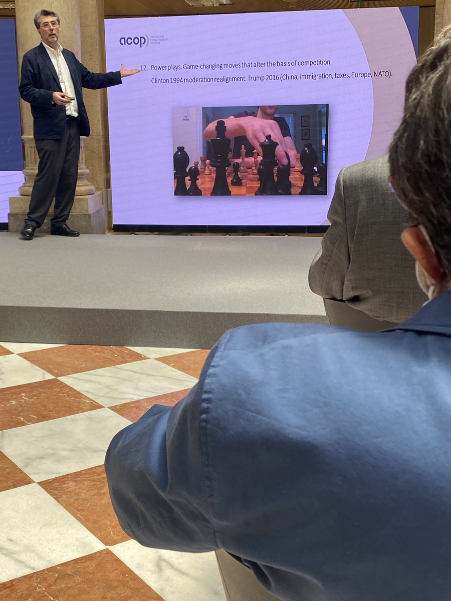 NadiaVBenet's tweet photo. 🤩Ayer el plato fuerte de #acopvalencia venía de la mano de Nicolás Checa asesor de #Clinton en la #CasaBlanca
Fantástica y completa jornada que cerraron los cracks @xpeytibi y @hooligags
¡Qué bonito verse las caras! Hoy más, gracias @veronicafumanal y toda la Junta @compolitica https://t.co/w7KqQOYGPo