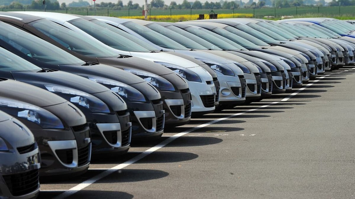 bfmbusiness's tweet photo. Automobile: les ventes européennes de voitures en chute de 14% au premier semestre
https://t.co/6aPUPVdPdA https://t.co/DBQLFifYWu