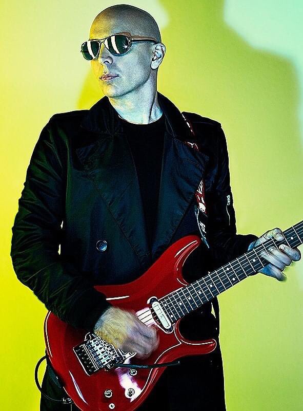 Happy birthday JOE SATRIANI!
(July 15, 1956) 