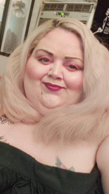 Somebody send me 25$ to order pizza! I fell last night Andm I&rsquo;m in too much pain too. Cook!! Cash app<a href="/tag/realloyalfans"class="tags"><span>#realloyalfans</span></a>