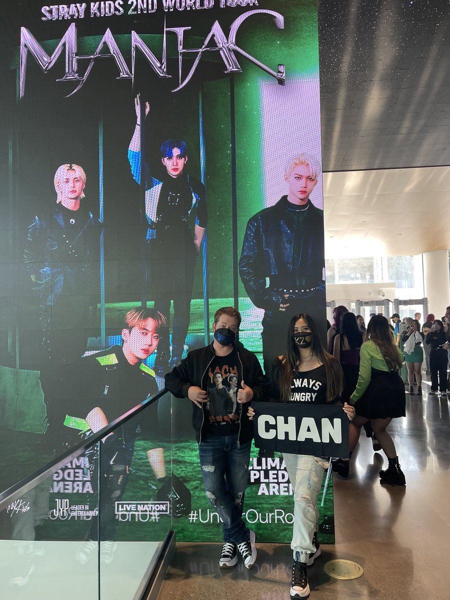 Katie Drysen (@ktacd247) on Twitter photo 💚 💚