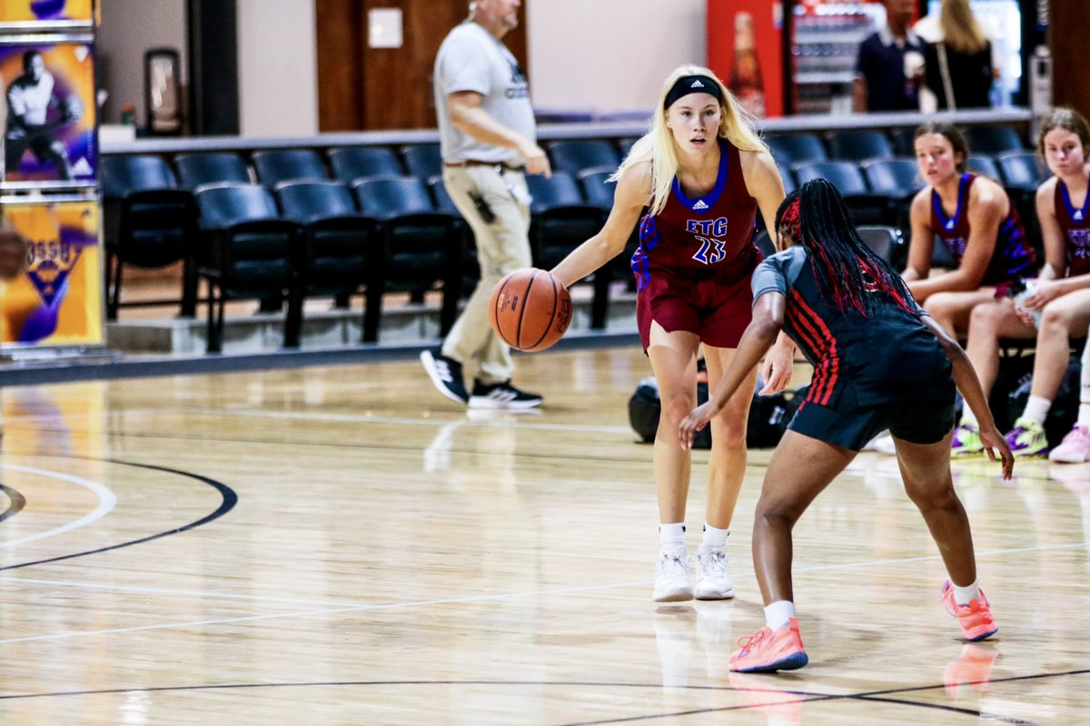 Very grateful to receive an offer from the University of Florida!! <a href="/GatorsWBK/">Gators Women’s Basketball</a> <a href="/kraefin/">Kelly Rae Finley</a> <a href="/JackieMoore33/">Jackie Moore</a>