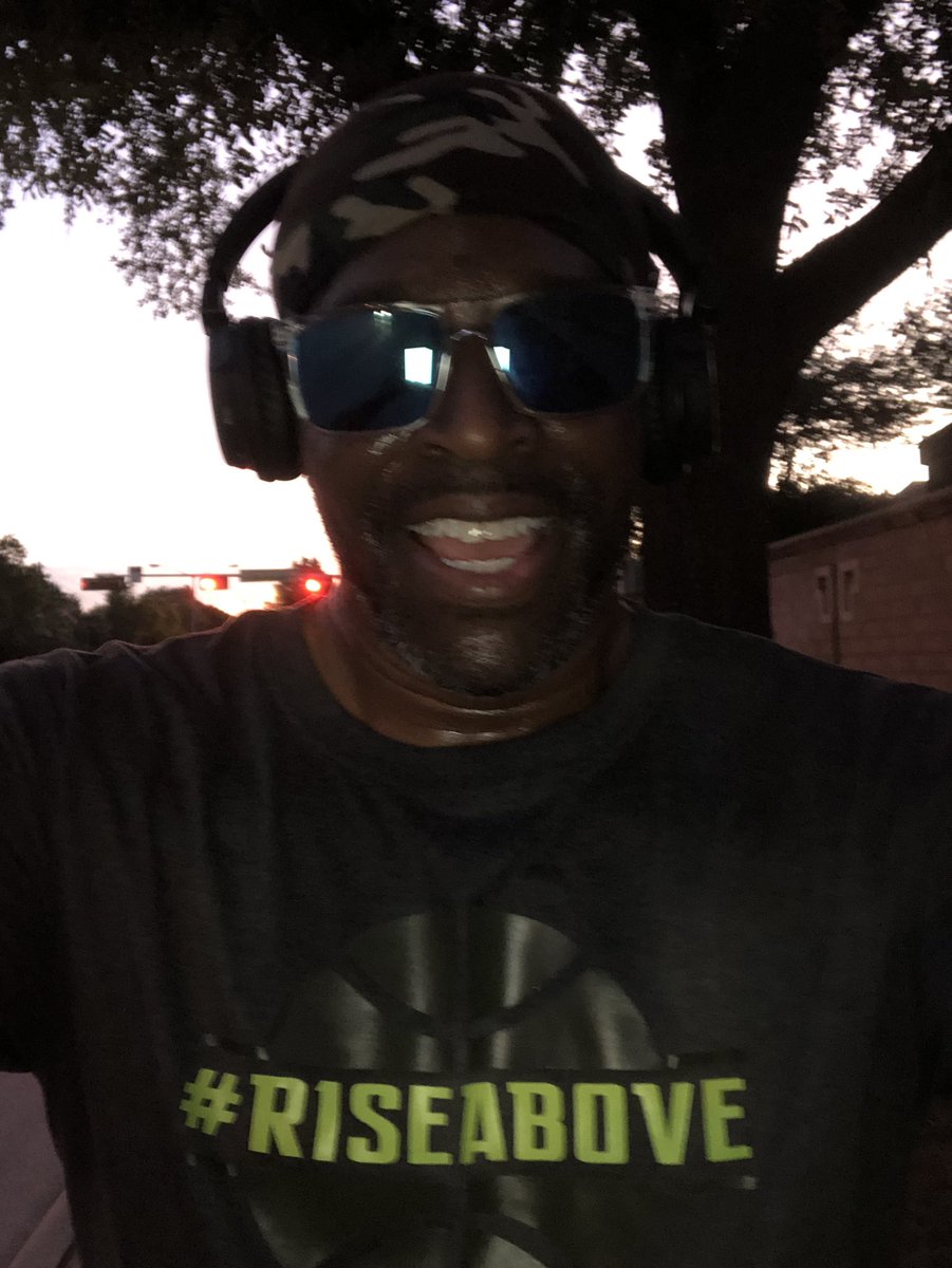 pastordoc's tweet image. #riseabove #latenightworkout #godiatorworkout #thegreenbughattifitness