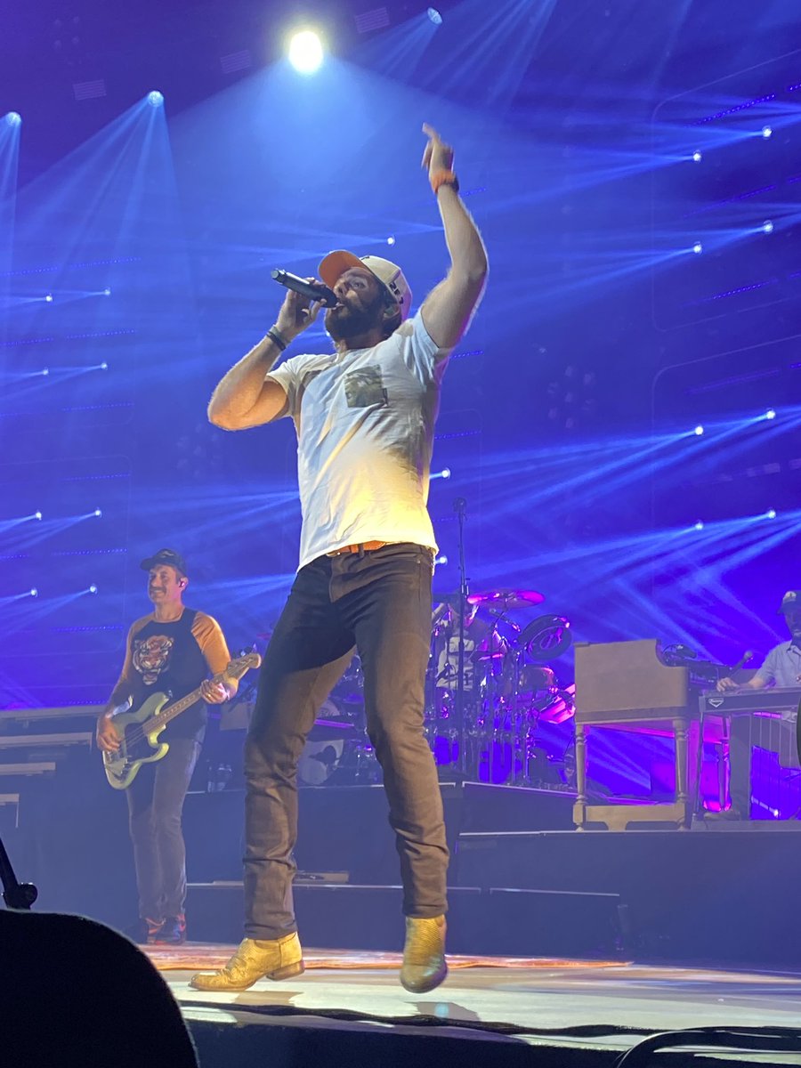 KrissyTaylor's tweet photo. Perfect date night with my two faves @KasperShow and @ThomasRhett at @Pav_StarLake 🥰🤠 https://t.co/wP9DGNbGSR