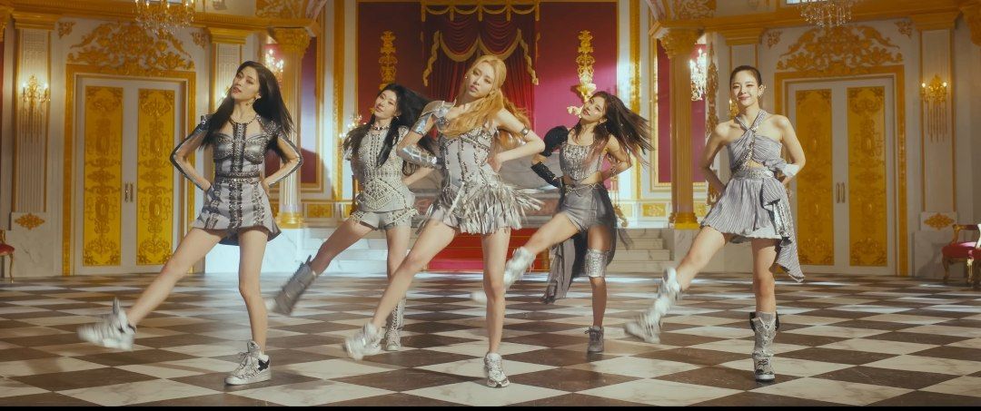 ITZYDomain's tweet image. MIDZYS, these are the final tags for D-DAY! Please join us in trending them later, at 12:00 PM KST, to hype this comeback up! ❤️🔥
ITZY SNEAKERS OUT NOW
#.CHECKMATE_GAME_OVER
#.있지_스니커즈_가보자고
#.ITZY_SNEAKERS @.ITZYofficial