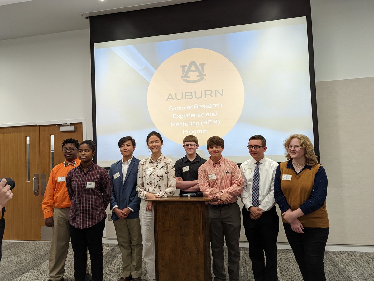 VADavisLab1's tweet photo. Fabulous poster session by our @NSF #EFRI @AuburnU research fellows. Outstanding how much these high school students accomplished in 6 weeks! #plastics #sustainability https://t.co/OYzw2KKYMq