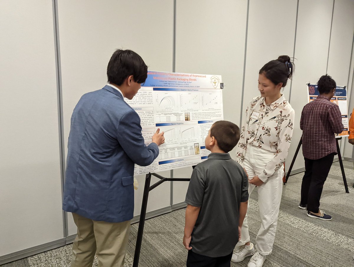 VADavisLab1's tweet photo. Fabulous poster session by our @NSF #EFRI @AuburnU research fellows. Outstanding how much these high school students accomplished in 6 weeks! #plastics #sustainability https://t.co/OYzw2KKYMq