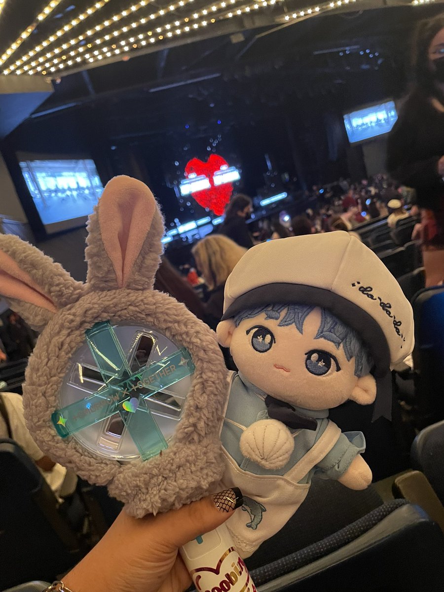 sootxtbunny's tweet photo. #MyNYMoaDiary: My wishlist became real

Traveling from Puerto Rico to New York for #TXTinNYC https://t.co/WJWzgzqb5l