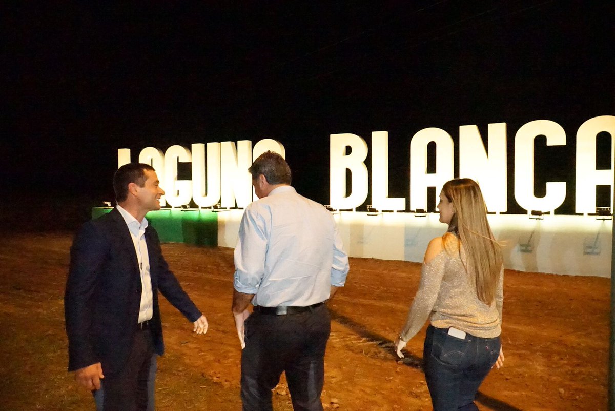 Inauguramos el nuevo cartel de ingreso a la localidad, que contiene letras corpóreas con ilustraciones de colores para darle una impronta diferente a quienes visiten Laguna Blanca.