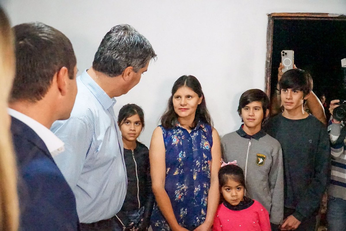 Con gran emoción, hicimos entrega de su vivienda a una familia de la localidad. El ejercicio de derechos es una responsabilidad que promueve el desarrollo humano y la calidad de vida.