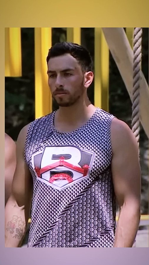 mysided's tweet photo. Aquel que sacaron a dedo el primer día, al que subestimaron casi todo el juego, hoy es finalista e hizo una prueba semifinal más que digna! Grande Juan Pablo! #DesafioTheBox2 #DesafioTheBox https://t.co/5qO36unJD2