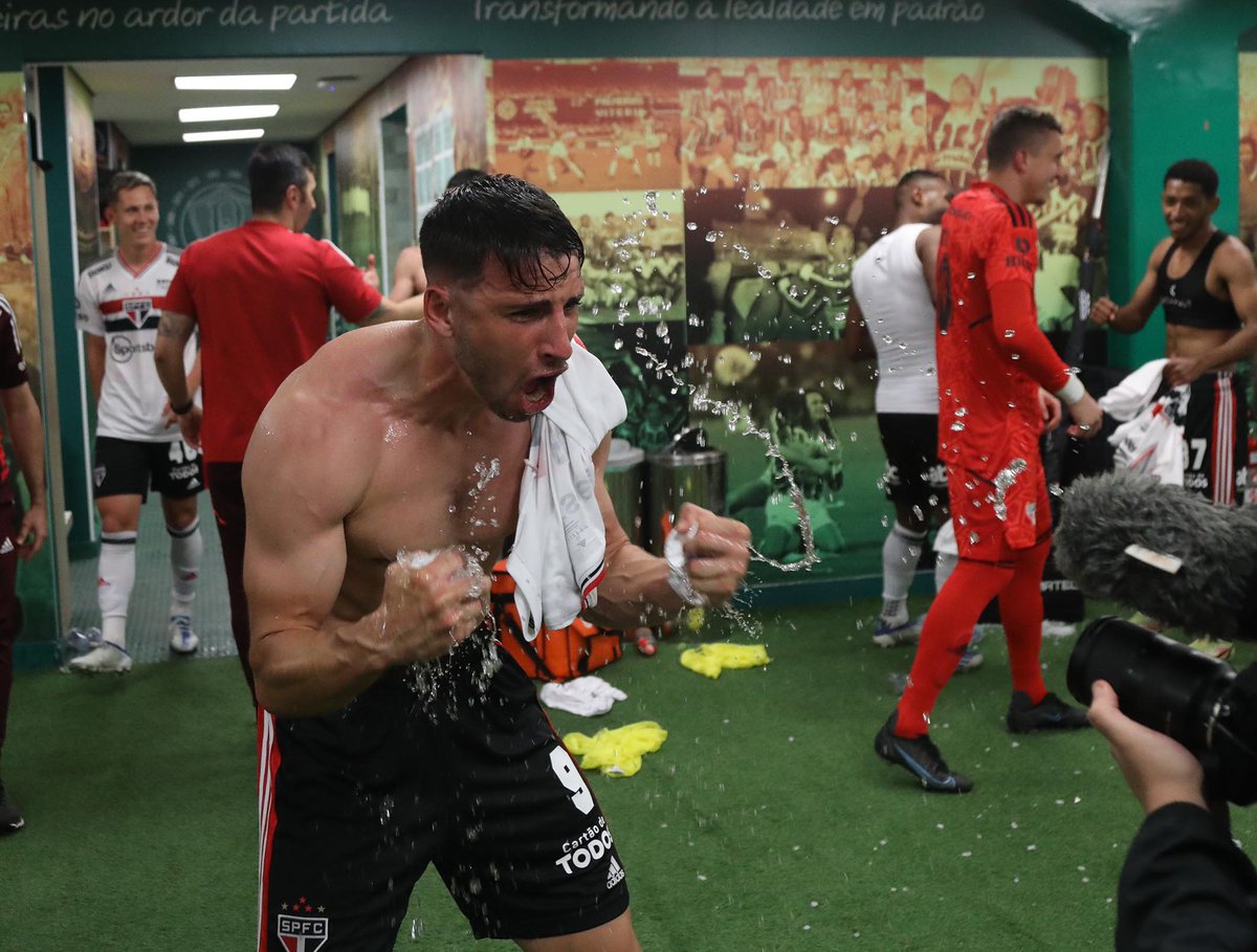 SaoPauloFC's tweet photo. Bom dia pra quem tá 𝐜𝐥𝐚𝐬𝐬𝐢𝐟𝐢𝐜𝐚𝐝𝐨!

AQUI É SÃO PAULO!

#VamosSãoPaulo 🇾🇪 https://t.co/0m8hKLosV2