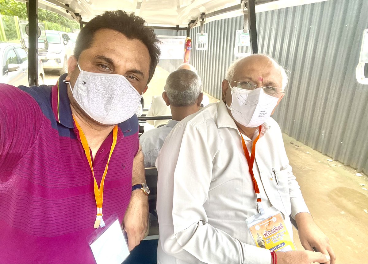 haresh_in's tweet photo. શ્રી @Bhupendrapbjp ને જન્મદિન��ી સ્નેહભર શુભેચ્છાઓ. માતાજીના આશીર્વાદ સદાય આપના પર બન્યા રહે એવી માં-અંબાને પ્રાર્થના🙏 https://t.co/tqVDQhvQvS