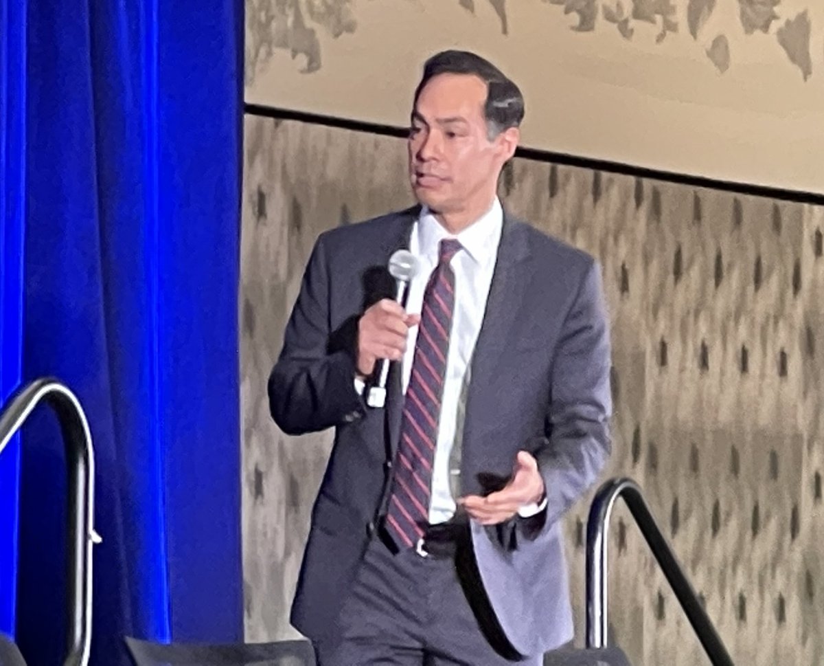 CathyBroadrick's tweet photo. Great kick off at the Texas Democratic Convention.
@HinojosaTX @RepColinAllred @JulianCastro
Tomorrow will be filled with optimism for our awesome slate on candidate who will change Texas.
#TexDem https://t.co/mbCViESGAg