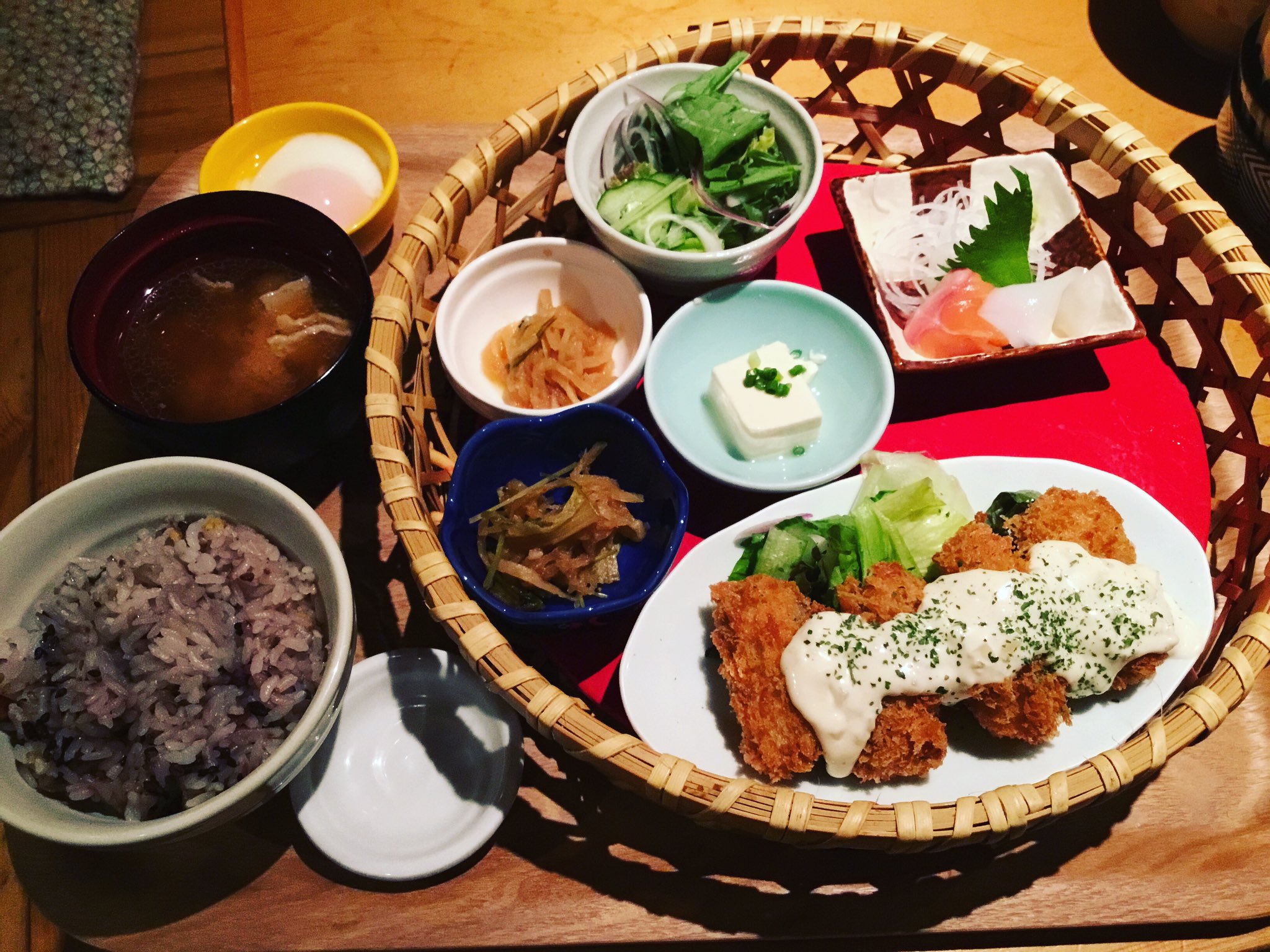 朧月夜名駅店 今日の日替わり御膳は カキフライ Or 牛すじ大根からお選びいただけます 是非お越しください 個室ランチ 和食ランチ 子連れランチ 日替わり御膳 海鮮丼 牛すじ大根 名古屋インスタ交流会グルメ部 和食居酒屋 名古屋駅近く 朧月夜