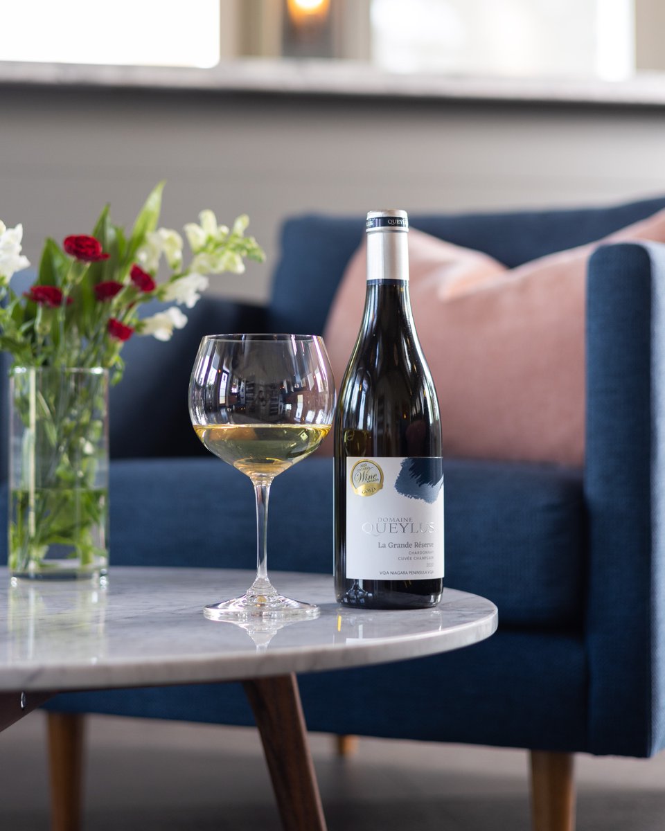 Our 2020 Chardonnay La Grande Réserve "Cuvée Champlain" (OWA White Wine of the Year 2022) is now available for purchase for a limited time! 

queylus.com/store/p220/cha…