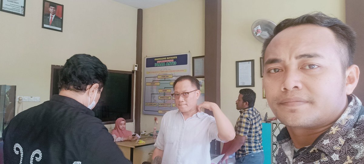 Syiqin_Rock's tweet photo. Kamis, 07 Juli 2022
Pembinaan Koperasi dalam Rangka Hari Koperasi Ke-75 di
1. KSP BERKAH PUTRA MANDIRI
2. KSP KARYA MULYA
3. KSP CITRA ABADI
4. KSU BHINEKA KARYA
@PENYULUH_COOP
@KemenkopUKM
#penyuluhkoperasi
#ppklkemenkopukm
#koperasiindonesia
#ppkl
#ppklsitubondo
#ppkljatim https://t.co/9zJyCyUR5c