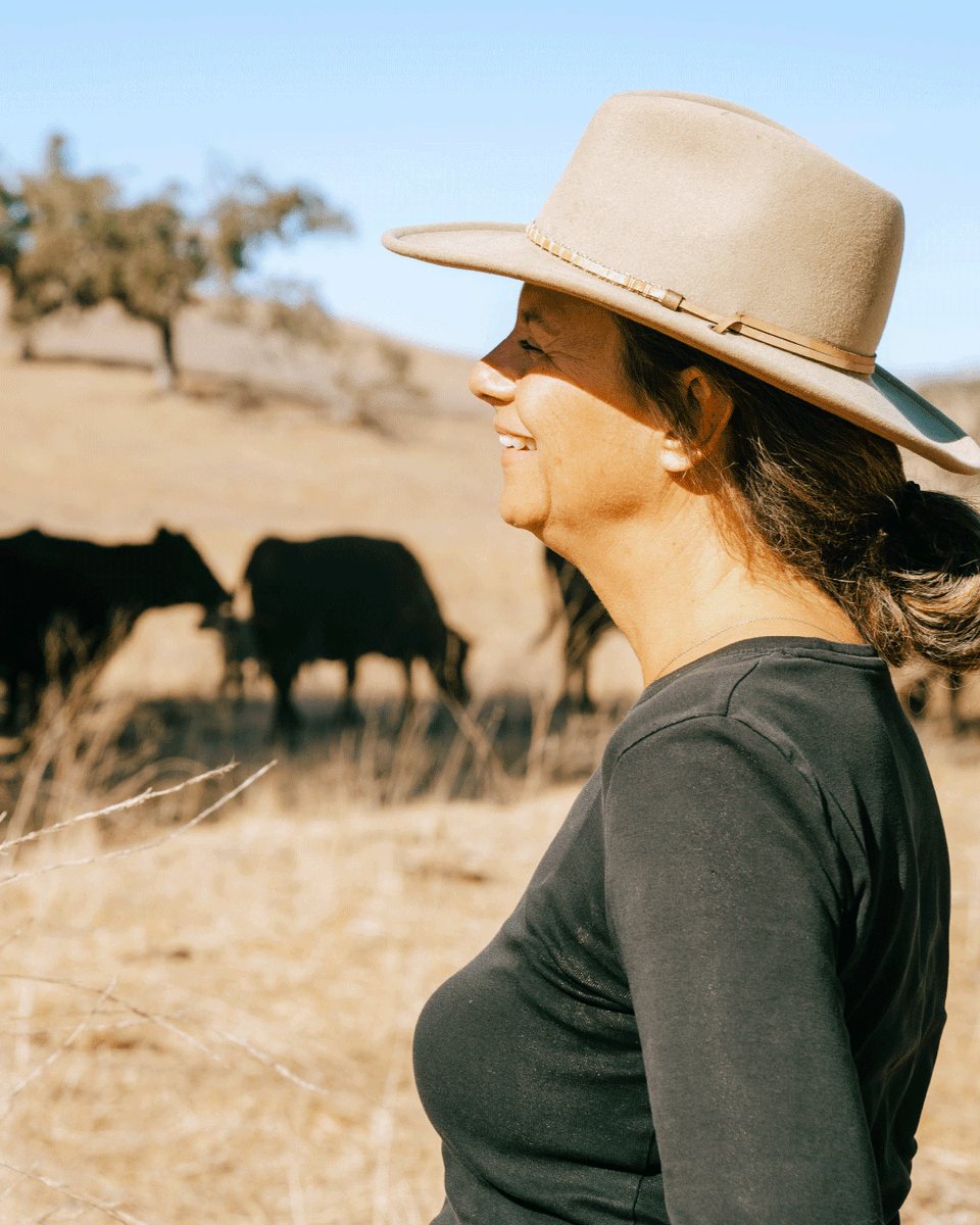 kissthegroundCA's tweet photo. Our #FarmlandProgram is crucial to Kiss the Ground as it inspires farmers & ranchers who are interested in #regenerative land management. If you want to learn more about the #regenerativemovement or support it, click here to learn how to get involved: https://t.co/k2d144EZUb ๐ฉโ๐พ https://t.co/Sk9wrszWLX