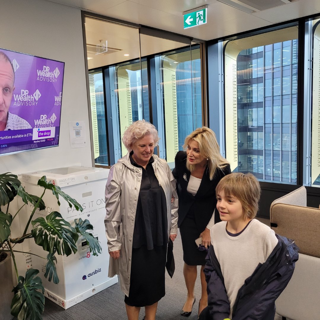 SharonWilliams_'s tweet photo. Uplifting day with friend @melissahoyer hosting TaurusTV© leadership series with clients who've been with Taurus over 15yrs. Proud of what this business does for people, brands and businesses. Dreams do come true.
#taurusmarketing #melissahoyer #worklife #CEO #sharonwilliams https://t.co/QBRMTMYM7O