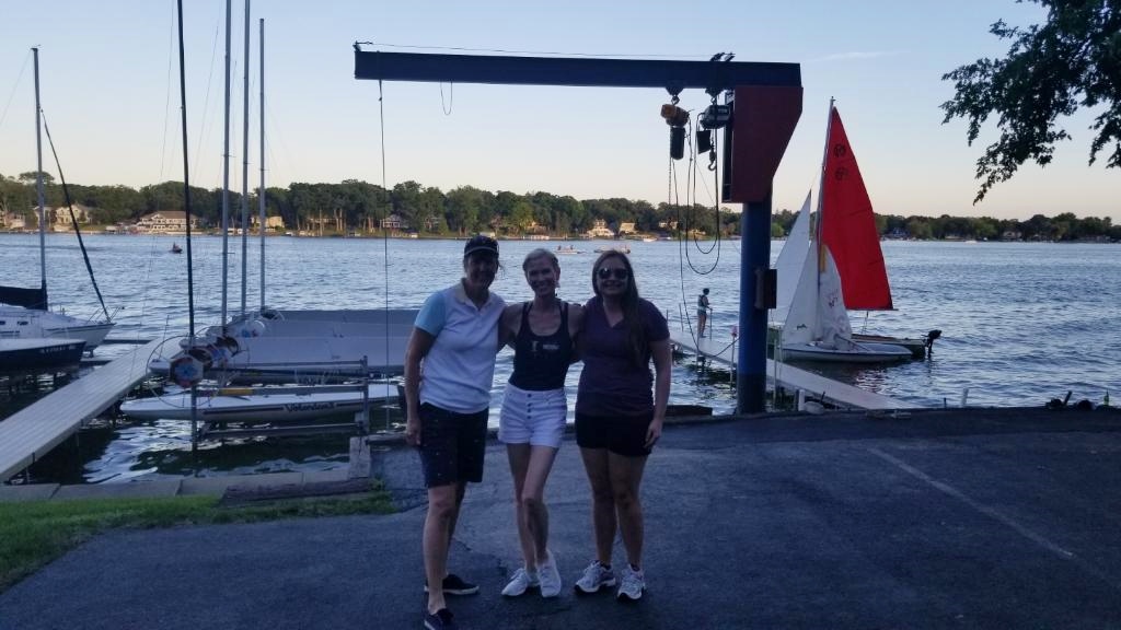 tinkerbellgeek's tweet photo. Celebrating Graduation from Sailing School! Gorgeous night on the water... #pistakeebay #chainoflakes #pistakeelake #sailing #coolchange #PistakeeYachtclub #rhodes19 https://t.co/HtXxZ9XiiU