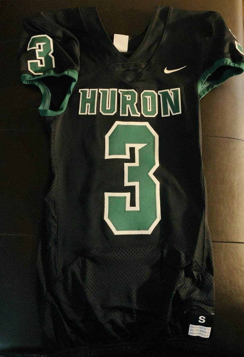 AntaiwnM's tweet photo. Our football program is extremely excited to represent A2 at The Battle At The Big House V. August 26, 2022 @7pm night game at one of the best stadiums in the country! We will be wearing our new all black custom uniforms straight from the Nike headquarters.

#CHIPTHEPAINT https://t.co/dAF8VQbjKV