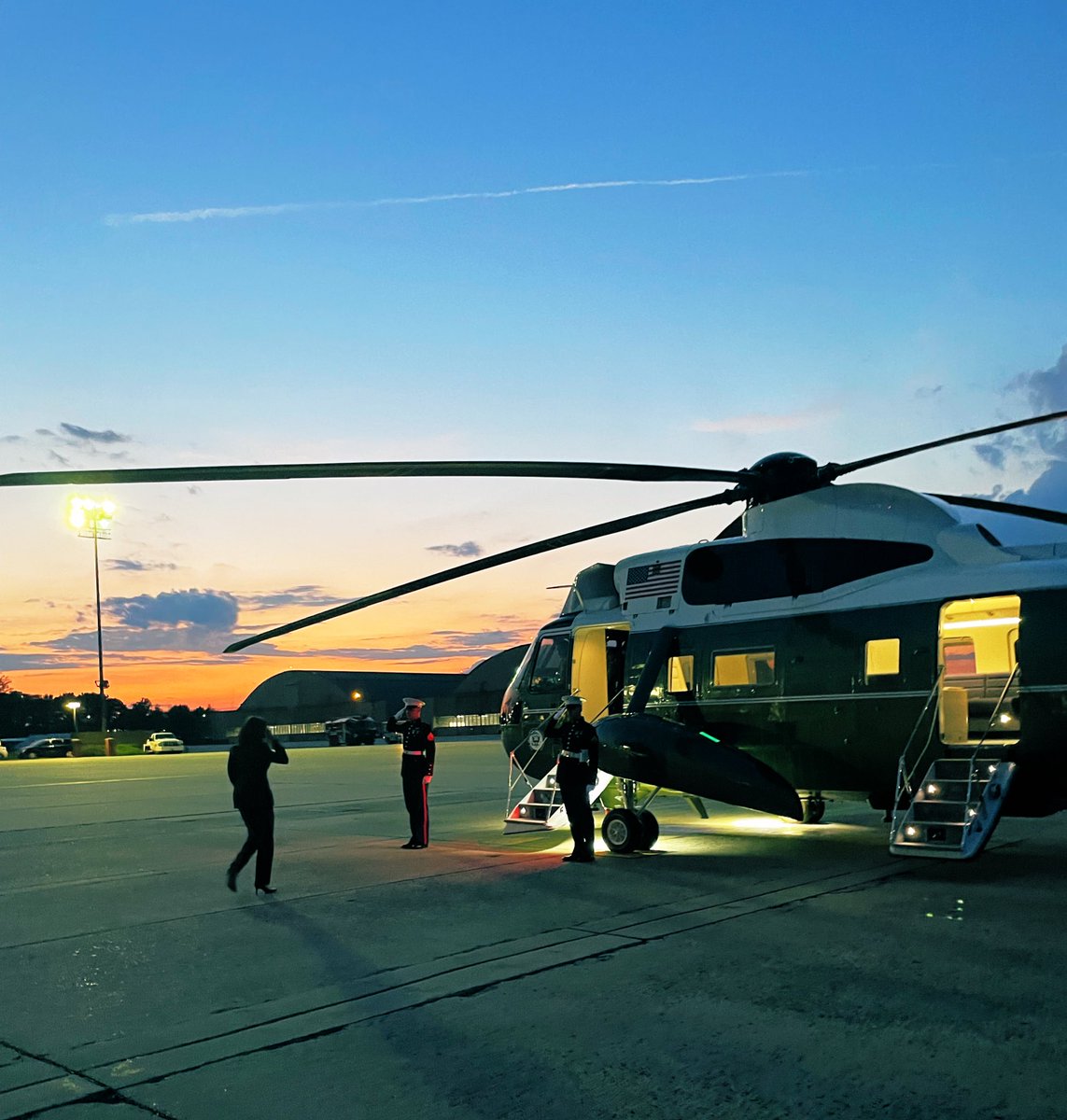 Back in DC after @VP’s Thursday in FL: -Remarks at 70th Boule of @akasorority1908 -Held a Roundtable w/ @SecBecerra & Florida legislative leaders to discuss reproductive rights -Tampa to visit @MacDill_AFB where she toured & received briefings from @CENTCOM, & SOCOM leaders