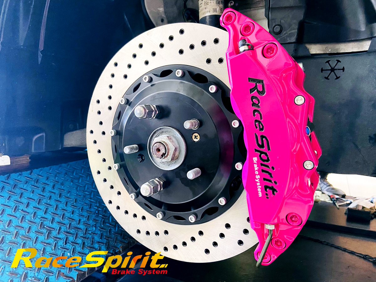 MING_YAO_MYS's tweet photo. HONDA CIVIC SI 1.5T COUPE, Race Spirit Brake System design for him

Front:
6pots racing calipers+356mm drilled rotors
Sport version brake pads

#honda #hondacivic #brake #brakesystem #calipers #煞車 #煞車系統 #多活塞鍛造卡鉗 #卡鉗 #racespiritbrakesystem https://t.co/rhBN5VYn6g