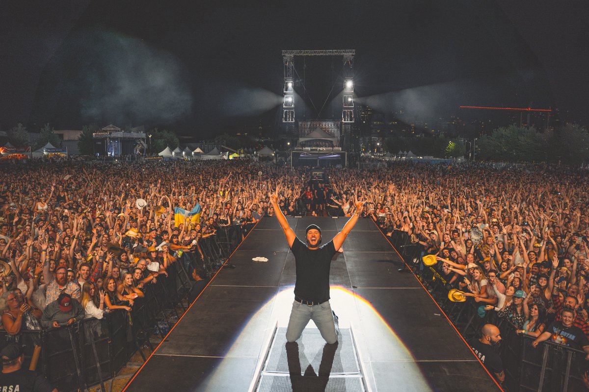 Finally got to see Canada again. Thank you <a href="/ottawabluesfest/">Ottawa Bluesfest</a>