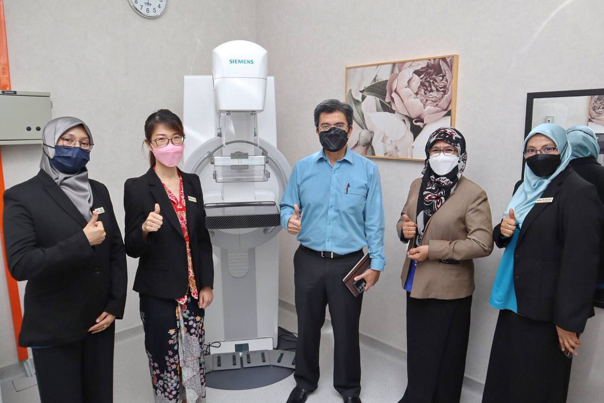 datomohdshukrie's tweet photo. I am proud to announce that we are in the midst of upgrading our old Toshiba Analog Mammogram machine to the new Mammomat Fusion Digital Mammogram machine which will be able to serve the community better through the on-going collaboration with- https://t.co/MTh5cHd66I