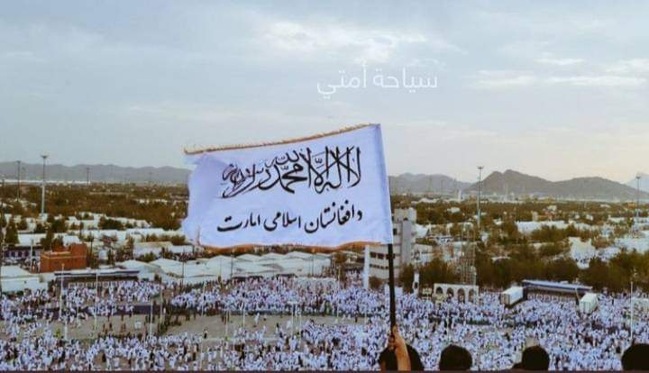 Mahajr313's tweet photo. ستا تر سیوري لاندي خلک بریمن خلک دې
او چې ته یې بې ارزښتنه بللی وې هغه رب ته هم بې ارزښته خلک دي ربه موږ ته د دې بیرغ لاندي ژوند او مرګ دواړه راکړې https://t.co/yeuKBauEER