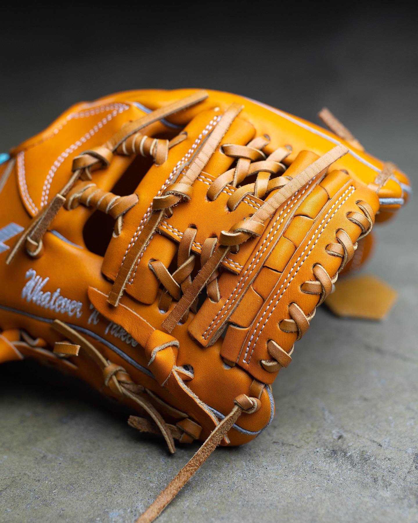 44 Baseball / Softball Gloves on Twitter " is insane 😳 https//t.co