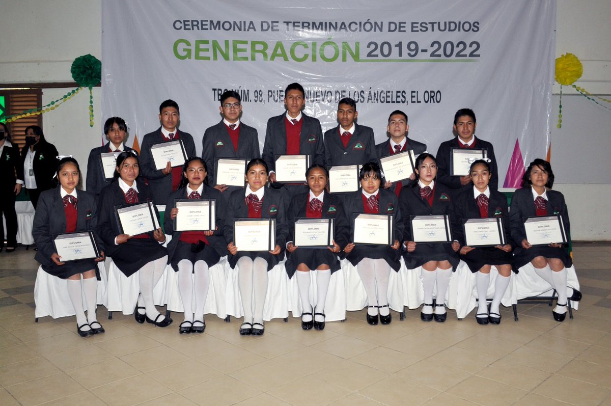 tbcnum98eo's tweet photo. "El objetivo de la educación es la virtud y el deseo de convertirse en un buen ciudadano"(Platón) Ceremonia de terminación de Estudios, Telebachillerato Comunitario Núm. 98 https://t.co/YfengP4RgV