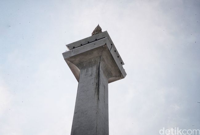 <a href="/NyaiiBubu/">🌸 Bubskyy 🌸</a> Dari dulu anggaran untuk monas itu ada, sekarang entah di tilep siapa.kusam, jorok ,dekil begini.