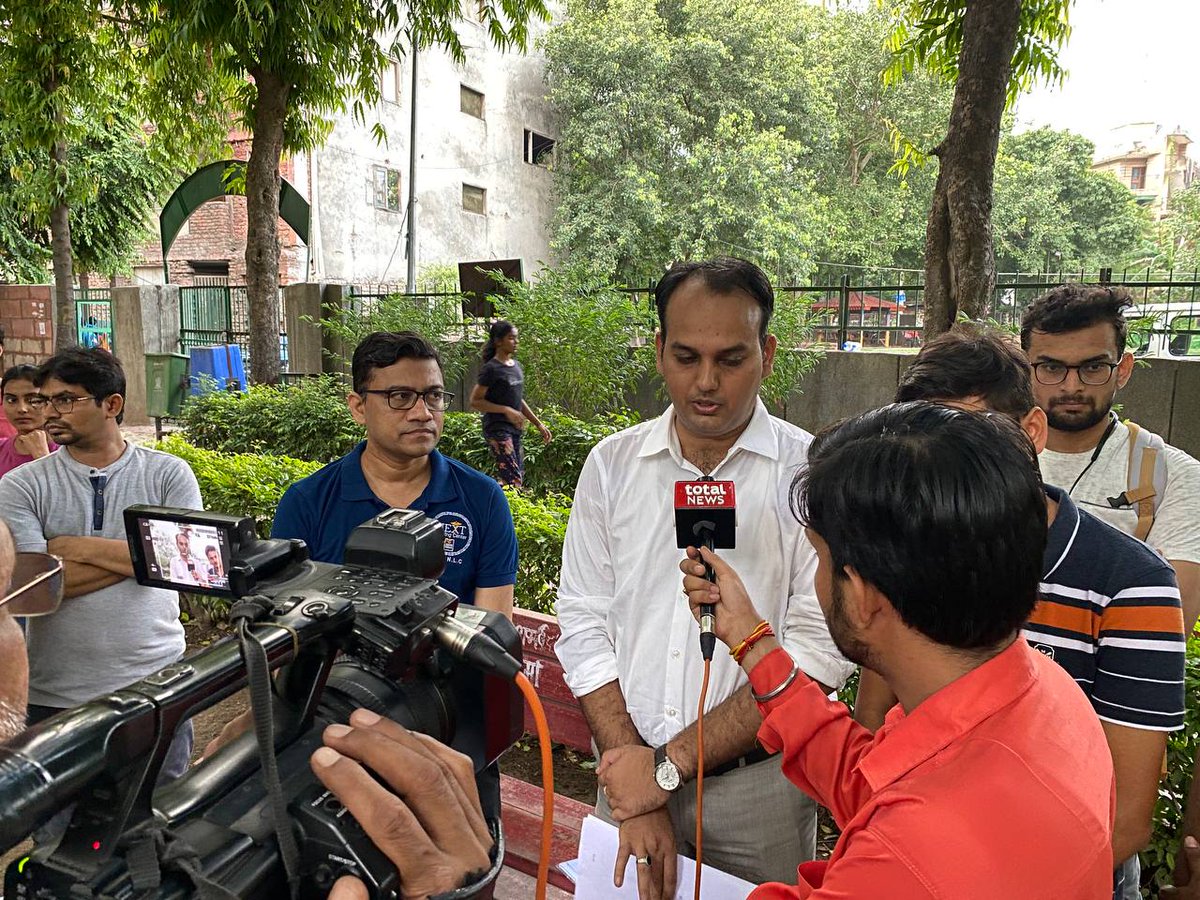 yati_patil's tweet photo. Yesterday we were having general meet with FMGs and discussed the   Hon'ble Bombay High Court orders passed in FMG matter and today going to Health Ministry, Nirman bhavan, New Delhi on the same issue regards. https://t.co/a6LpTML4bA