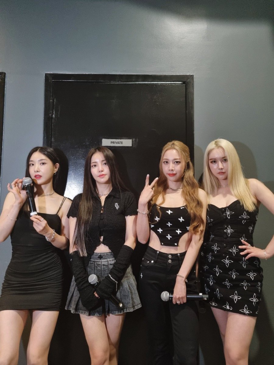 BraveGirls's tweet photo. [📷]

애틀랜타 피어레스의 터질듯한 응원으로
오늘 공연 역시 완벽하게 클리어💕
여러분의 사랑이 고맙고 또 고맙습니다!
THANK YOU, ATLANTA🔥

#브레이브걸스 #BraveGirls
#2022_BG_US_TOUR
#BraveGirlsinATLANTA https://t.co/ImVRs3bomA
