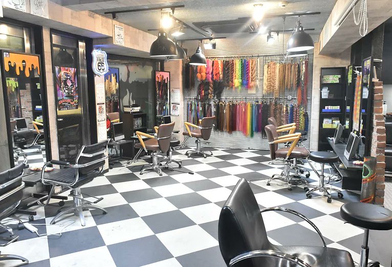 parupunte_2006's tweet photo. 【OSAKA】🤡TRICK STORE🤡 

ADDRESS:大阪市中央区西心斎橋1-16-7
サザンウエストビル2-A

OPEN:12:00~21:00
CLOSE:火曜日/第1・第3月曜日

TEL:06-6245-2040

https://t.co/GhAYhBqpyG 

#大阪 #美容院 #trickstore #派手髪 #ブリーチ #エクステ #特殊系スタイル #ドレッド #ブレイズ https://t.co/ofRWwOpOXt