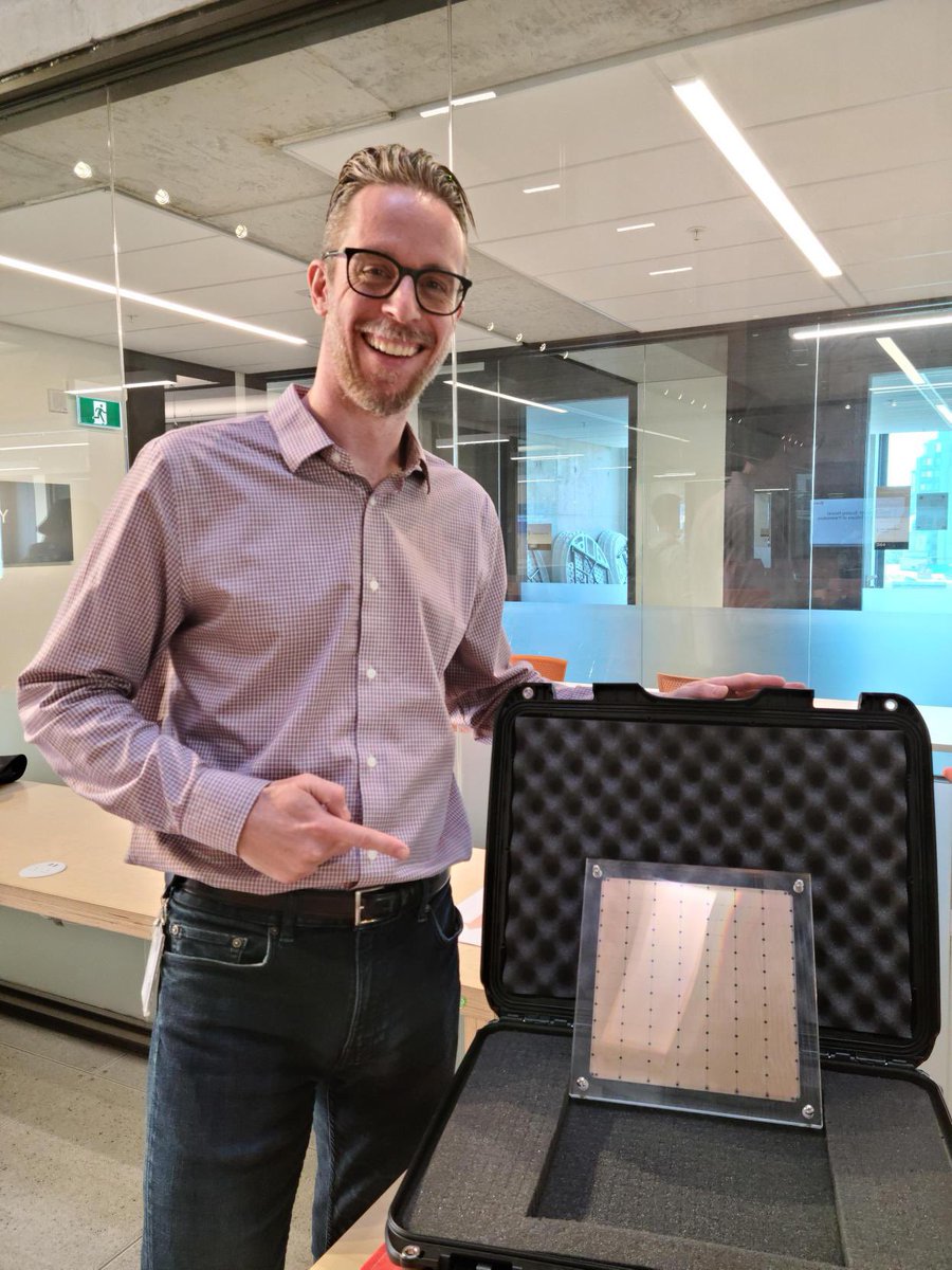 UofTEngDean's tweet photo. @cerebras was in the @uoftengineering #Myhal house today - presenting on their technology and talking about the deep talent pipeline here in Toronto @uoftecc and esp our #PEY students from @eceuoft 1/2 https://t.co/NcJewQiiY8