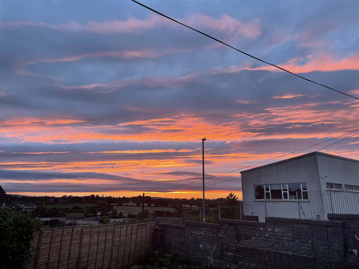 Jadie_Russell's tweet photo. I appreciate sunsets so much man https://t.co/KzIGjPXSZz