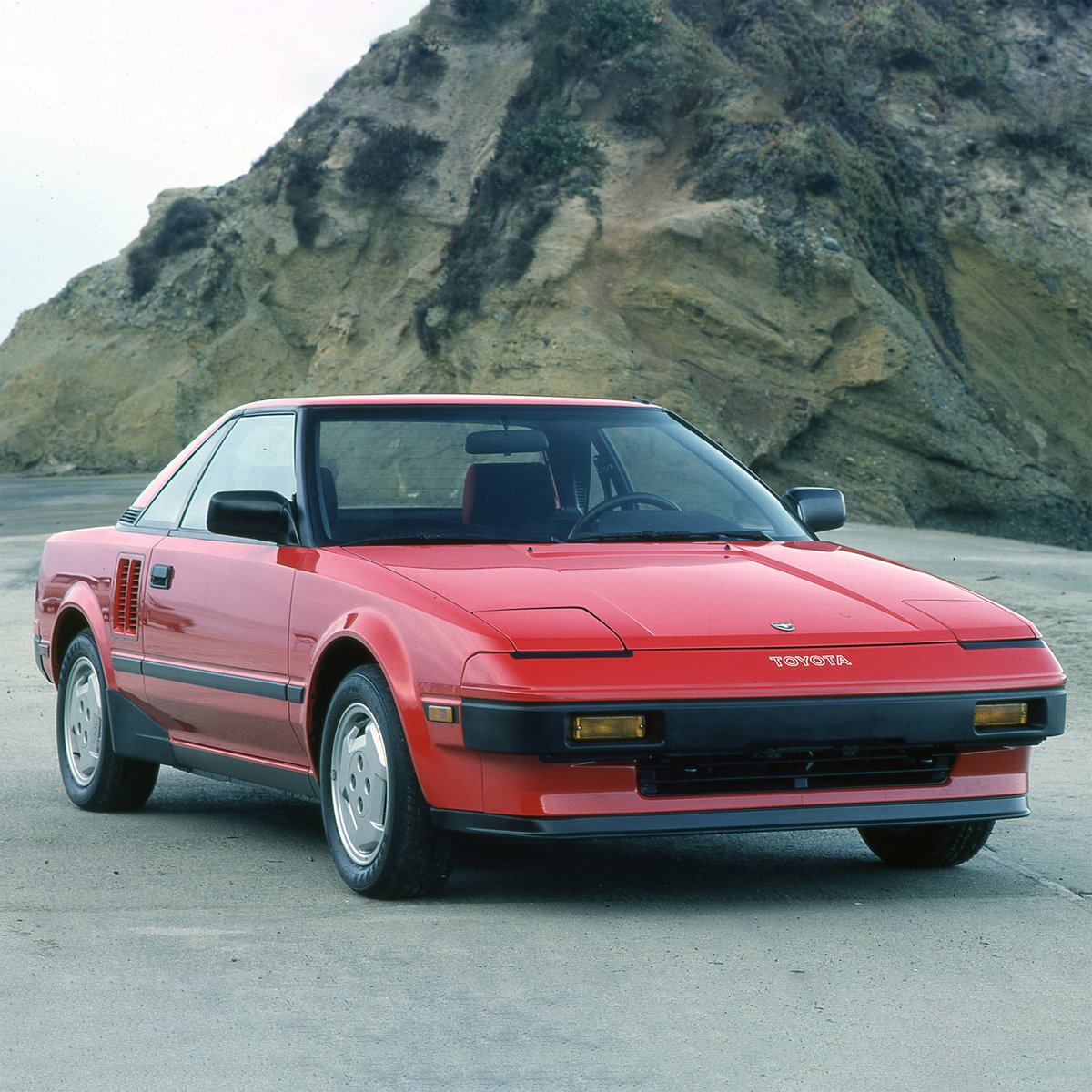 ToddSzott's tweet photo. Retro reminiscing. #TBT 1985 #MR2 #LetsGoPlaces https://t.co/LNTmtHISfS https://t.co/zur2oXK9qm