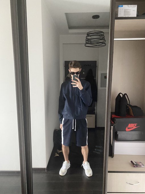 Stream start on CB  https://t.co/0lNDLeChWm https://t.co/053uz0jhwc