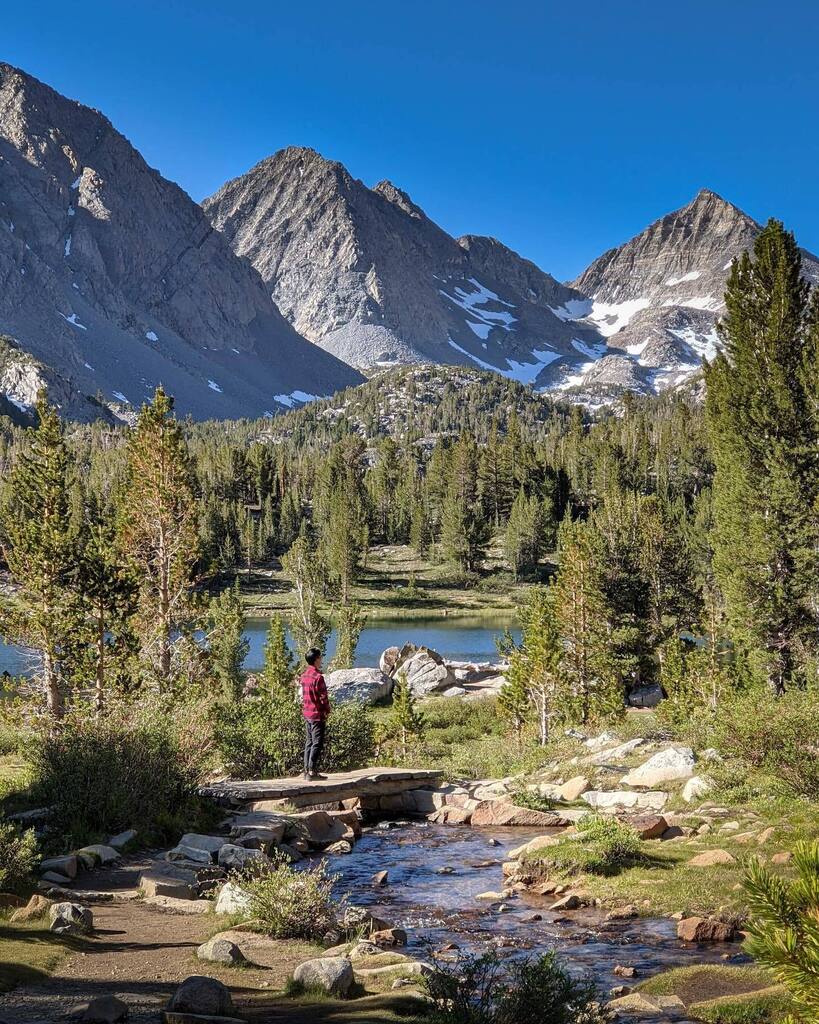 itsDanLee's tweet photo. Exploring alpine lakes and majestic mountains 🏔

Finally making it out to the Eastern Sierras after living most of my life in California. The view definitely did not disappoint! Excited to share more photos of this trip over the next few weeks. https://t.co/r6bglm3Ezt