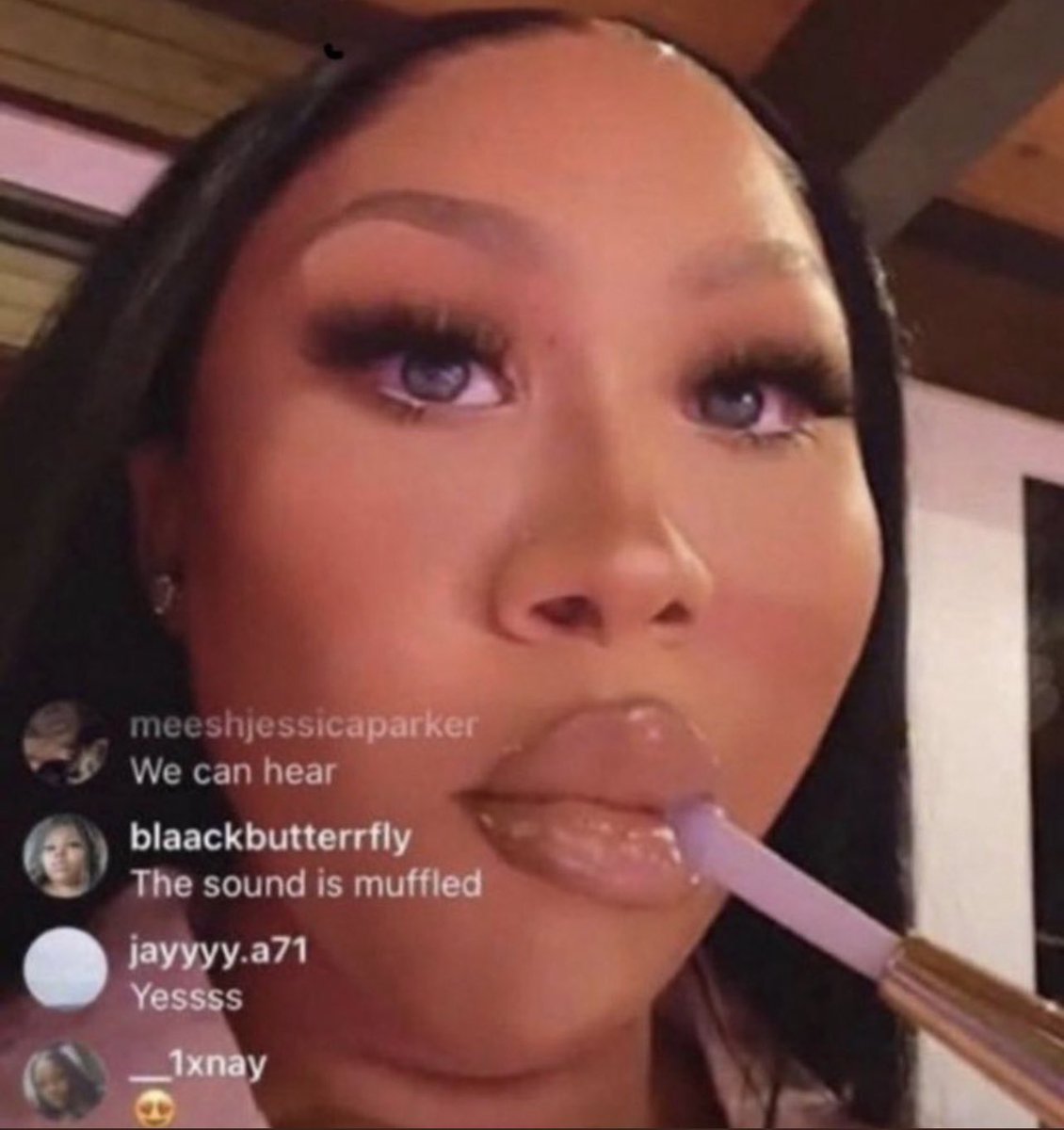 pinkfridayq's tweet photo. Me looking at y’all crying bc nicki didn’t drop freaky girl tonight…. https://t.co/QOJe2rhqGN