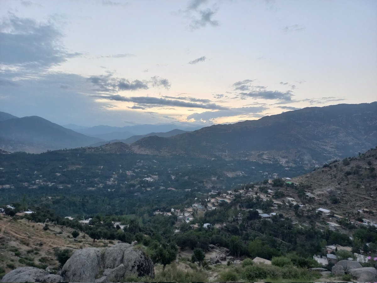 WajidAliBk's tweet photo. Smwhr in Dir Upper, a historic and beautiful place.
Worth visiting.
#Darora 
#Dir_Upper
#Exploring_Kp
#Kp360 
#SMI https://t.co/1HzD2h7lD9