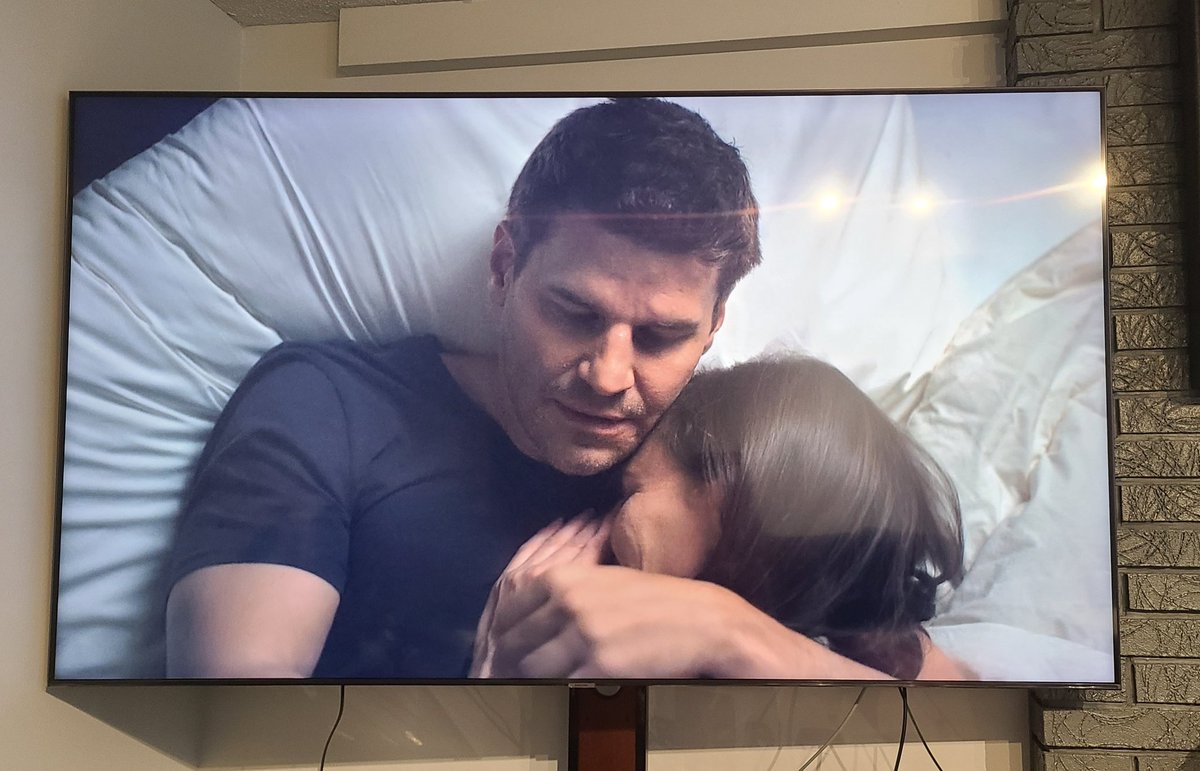 pikarumblee's tweet image. There is no other episode in this world, that makes me SO sad and then SO happy than this one. There is still a hole in my heart though🥲 
•
•
#bones #booth sorry I&apos;m fangirling again 😩 @HartHanson @KathyReichs  ♡